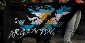 [Argentine War Veterans flag]