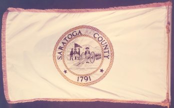 [Flag of Saratoga County, New York]