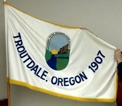 [Flag of Troutdale, Oregon]