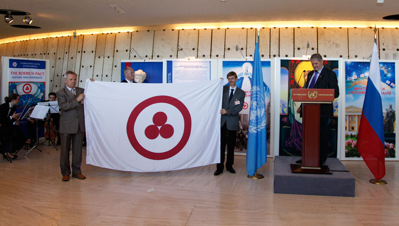 Roerich flag donated to UN