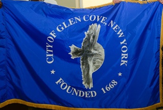 [Flag of Glen Cove, New York]